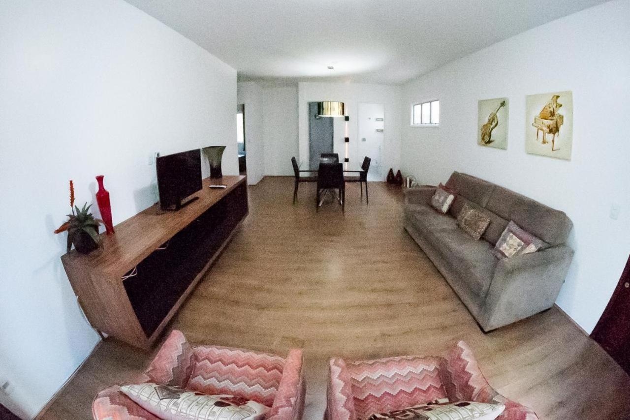 Apartamento a 100m da Praia de Ponta Verde Apartamento *